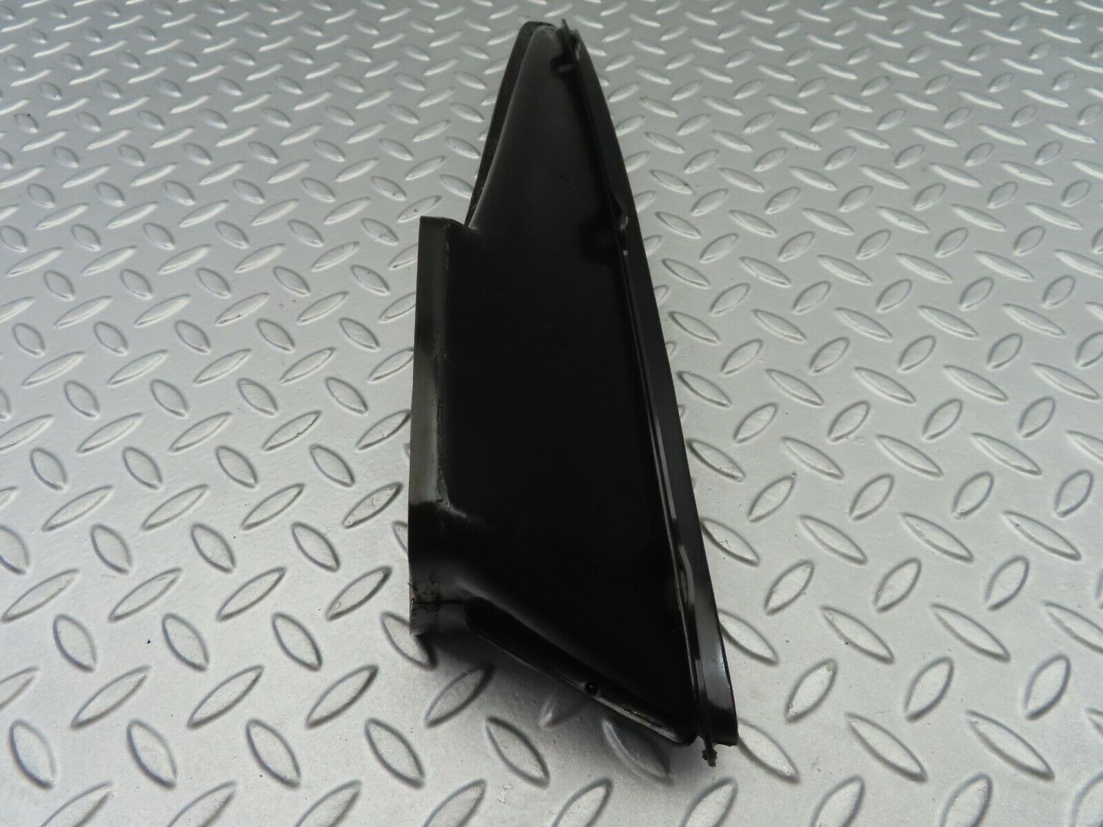 6932 Mercedes-Benz C107 350SLC Coupe Dashboard Air Vent Right Side