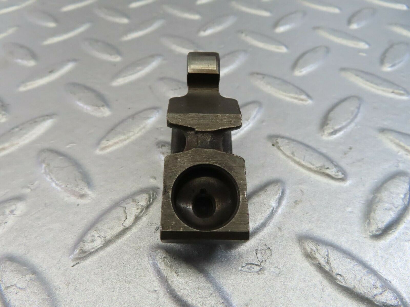 9865 Mercedes-Benz C123 280CE Coupe Valve Rocker Arm With Retaining Spring