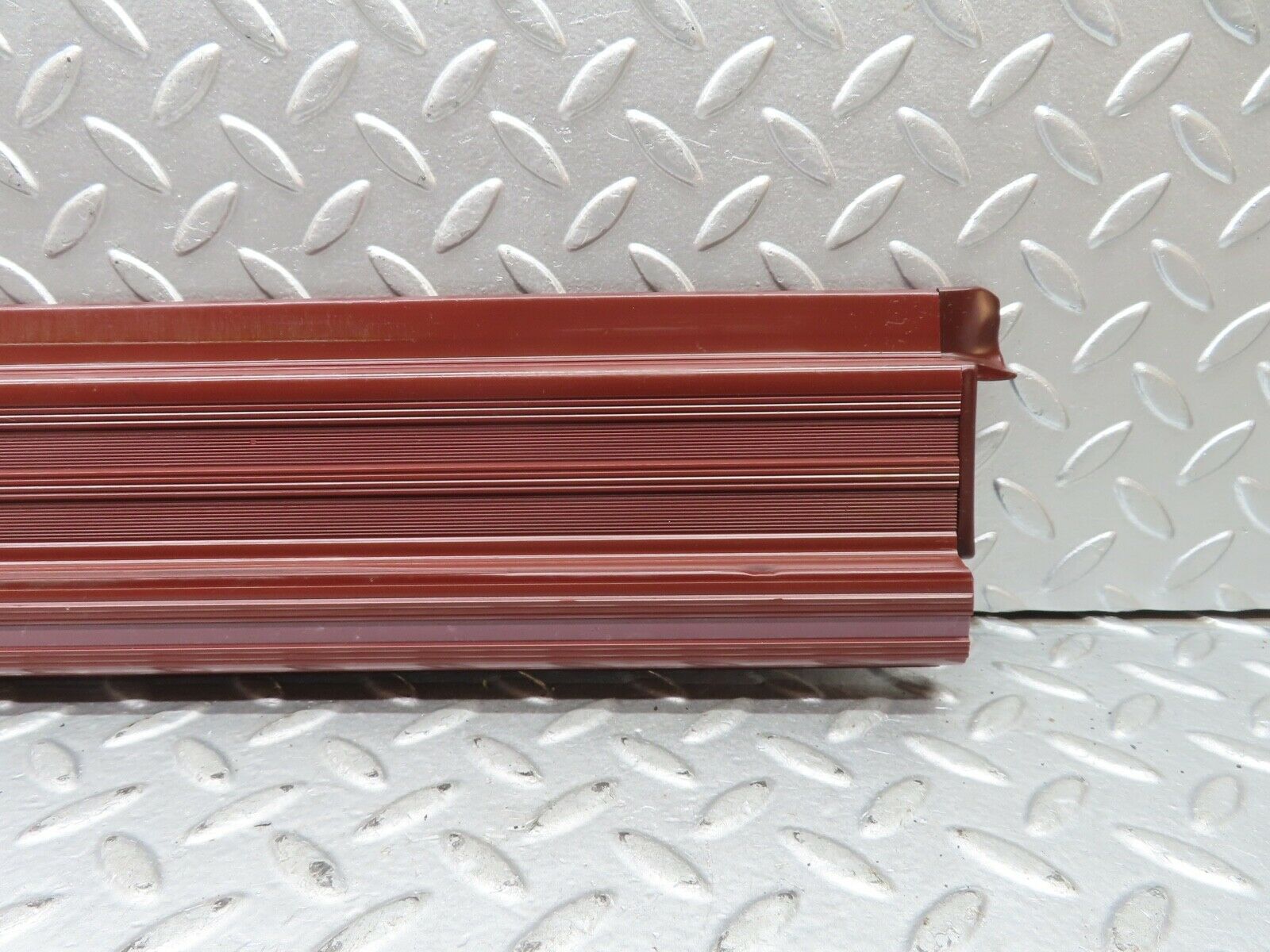 21478 Mercedes-Benz W126 300SE Rear Left Door Sill Cover Burgundy Red