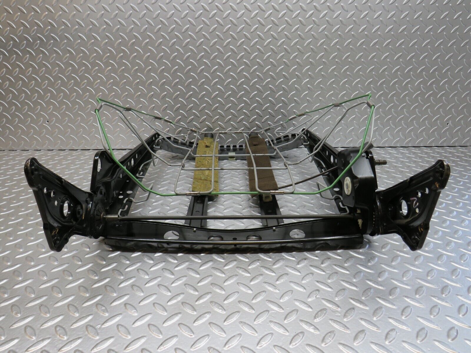 29499 Mercedes-Benz W124 230E Front Right Driver Seat Backrest