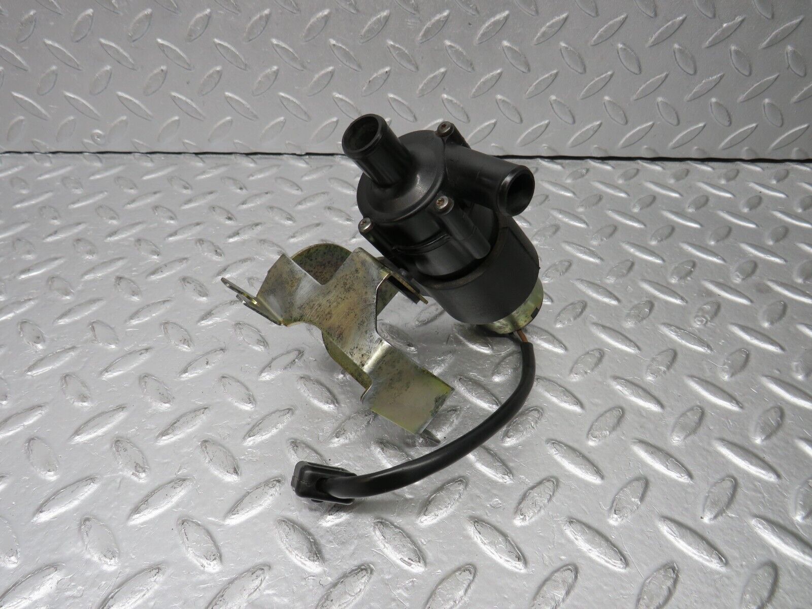 38406 Mercedes-Benz R129 280SL Coupe Heating Water Pump 0018351064
