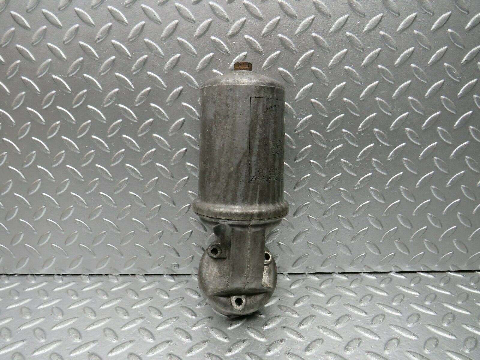 22777 Mercedes-Benz C107 450SLC Coupe Oil Filter Housing 1161840309