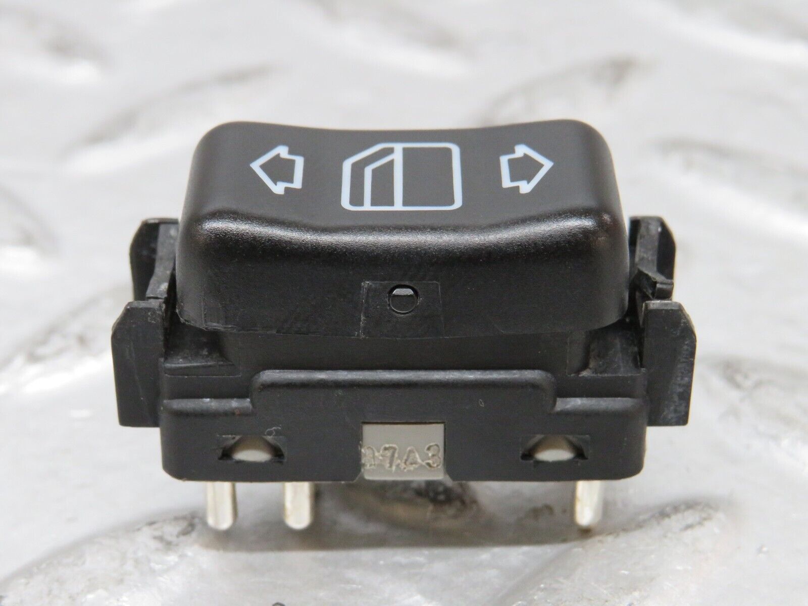 26410 Mercedes-Benz C124 220CE Electric Window Switch Right 1248209410