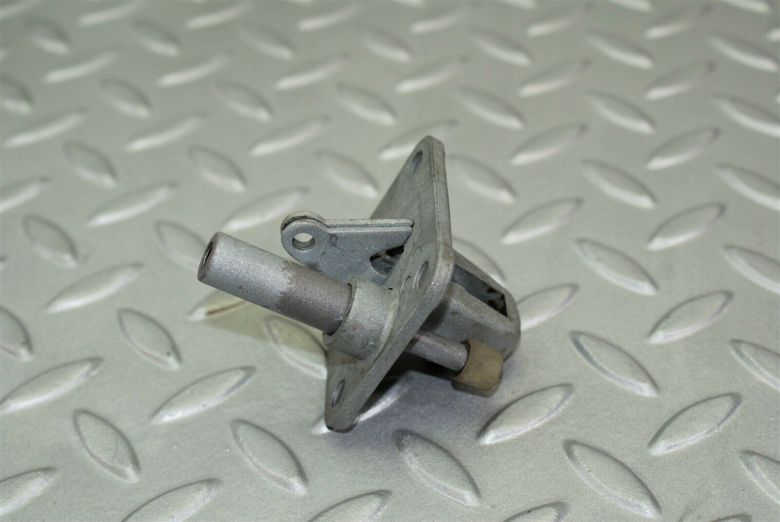 3211 Mercedes-Benz W115 220D Bonnet Lock Latch