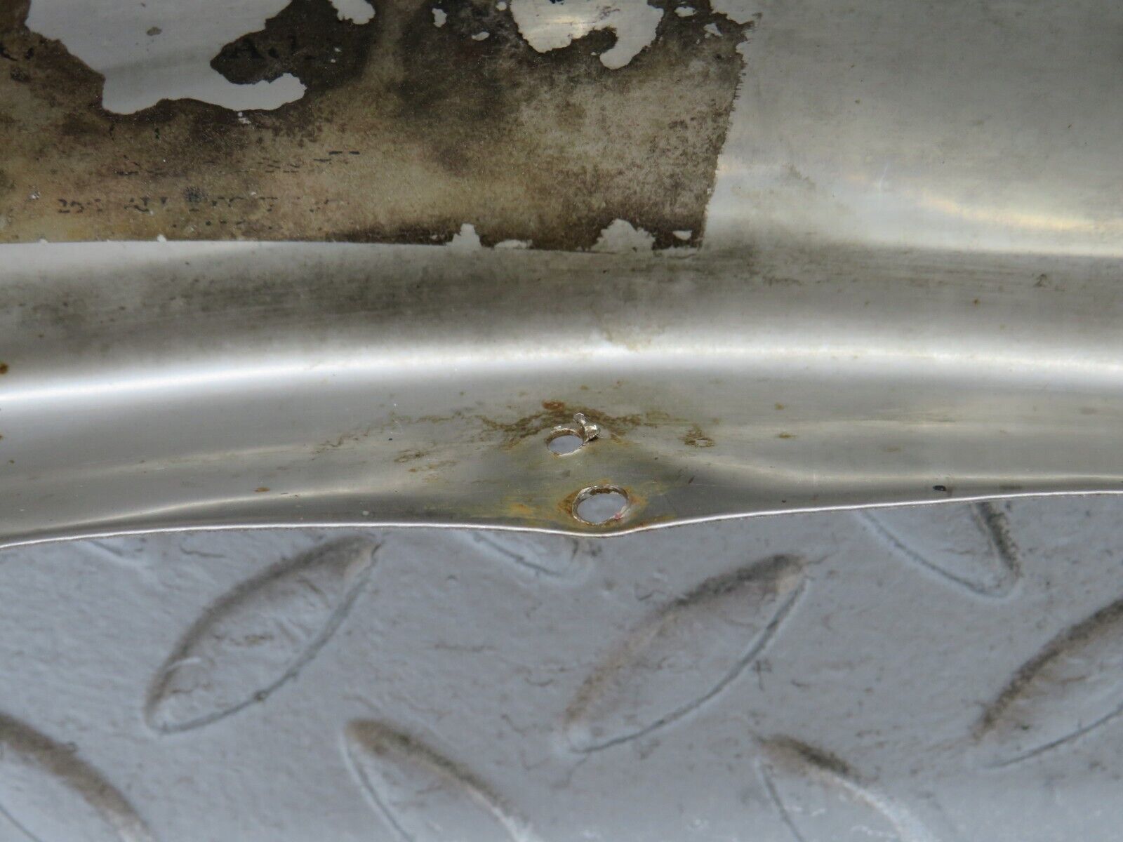 36289 Mercedes-Benz W126 420SE Front Right Chrome Wheel Arch Trim