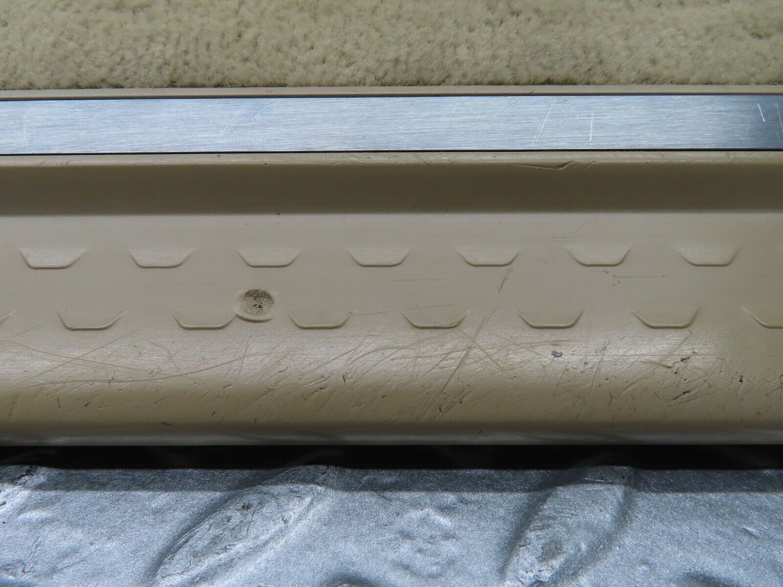 20017 Mercedes-Benz R129 300SL Coupe Right Door Sill Cover Cream 1296800235