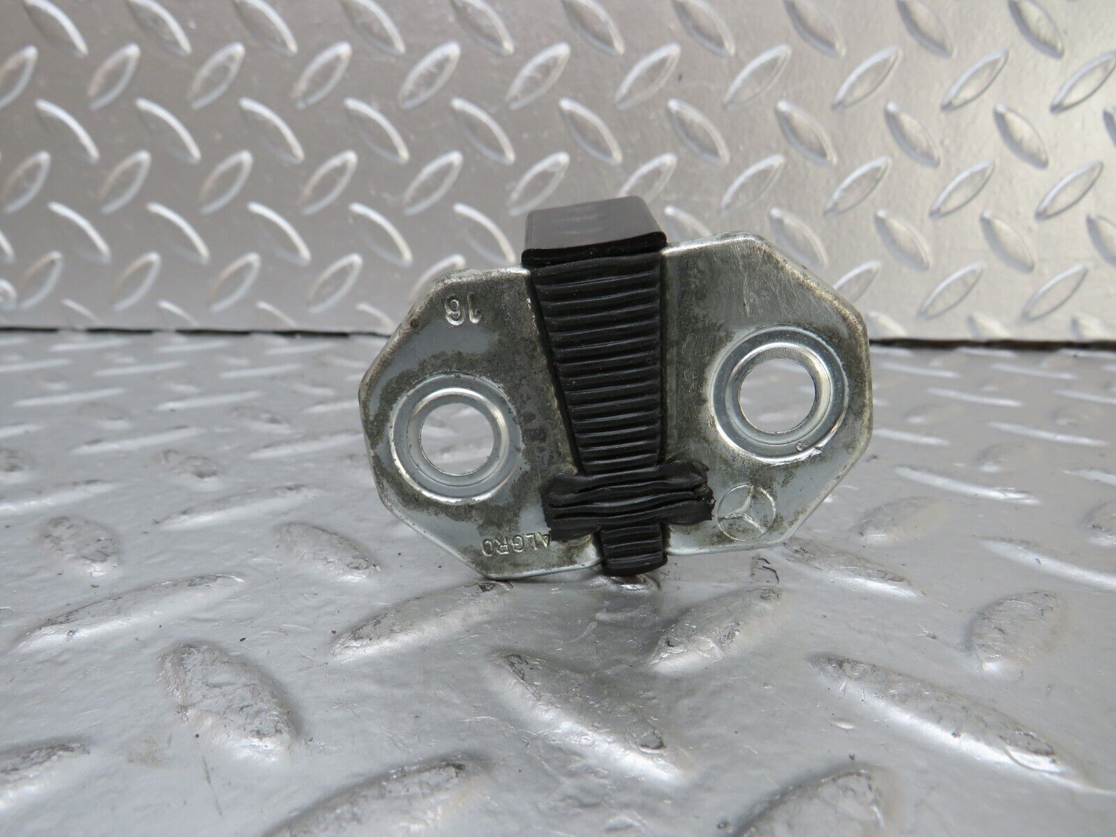 25032 Mercedes-Benz W140 S320 Door Lock Latch Left Side