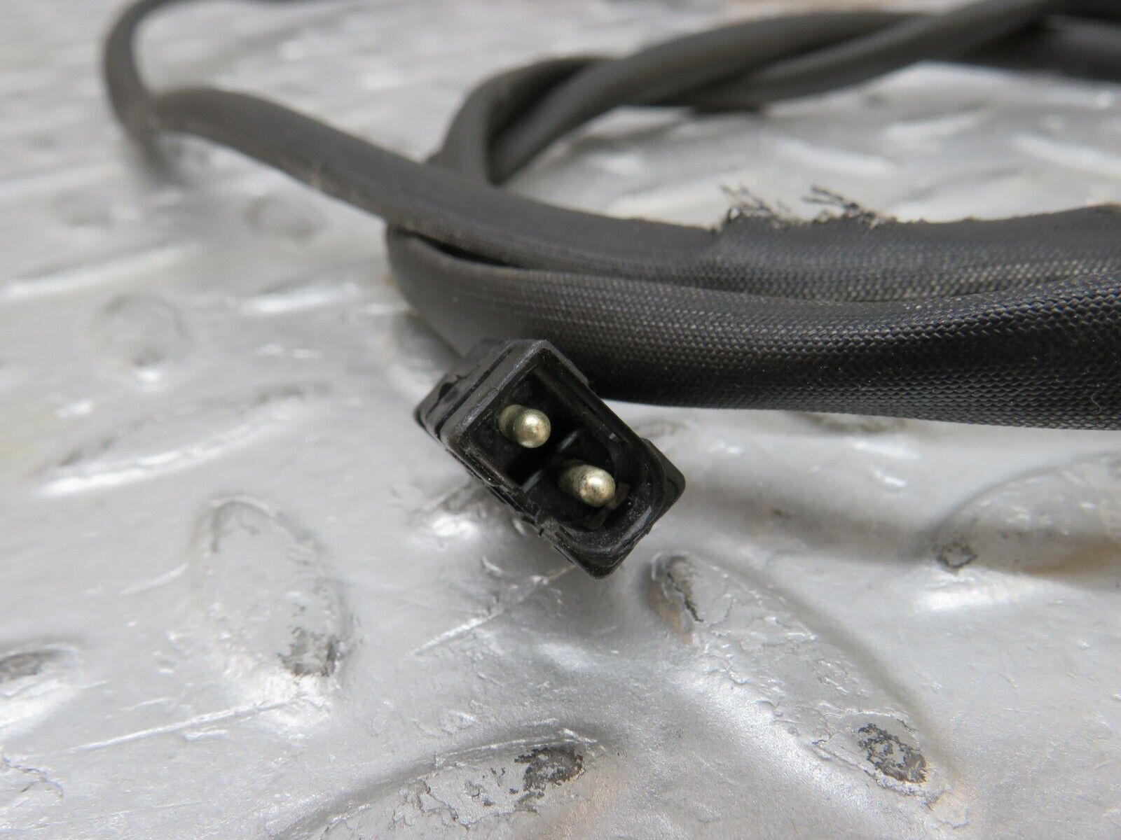 37067 Mercedes-Benz C126 420SEC Coupe Headrest Adjustment Motor Left Side