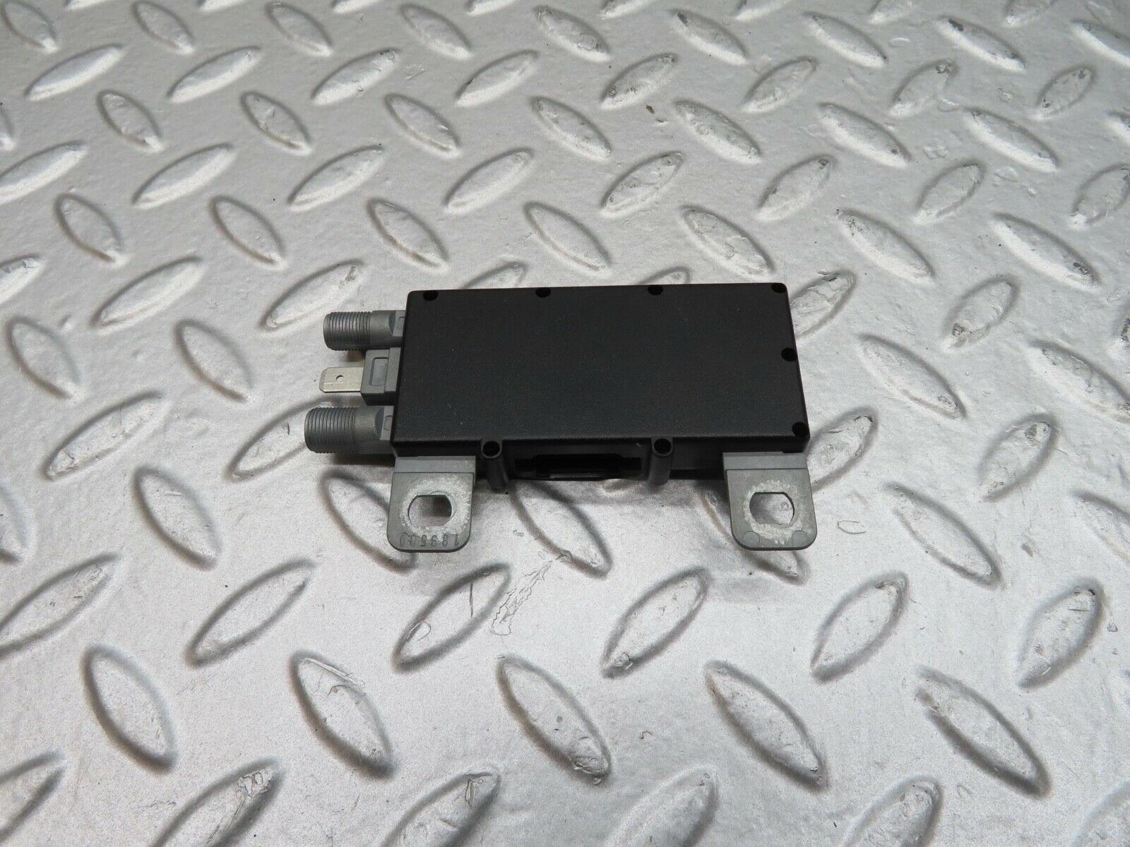 14940 Mercedes-Benz W140 S320 Antenna Amplifier 1408202489