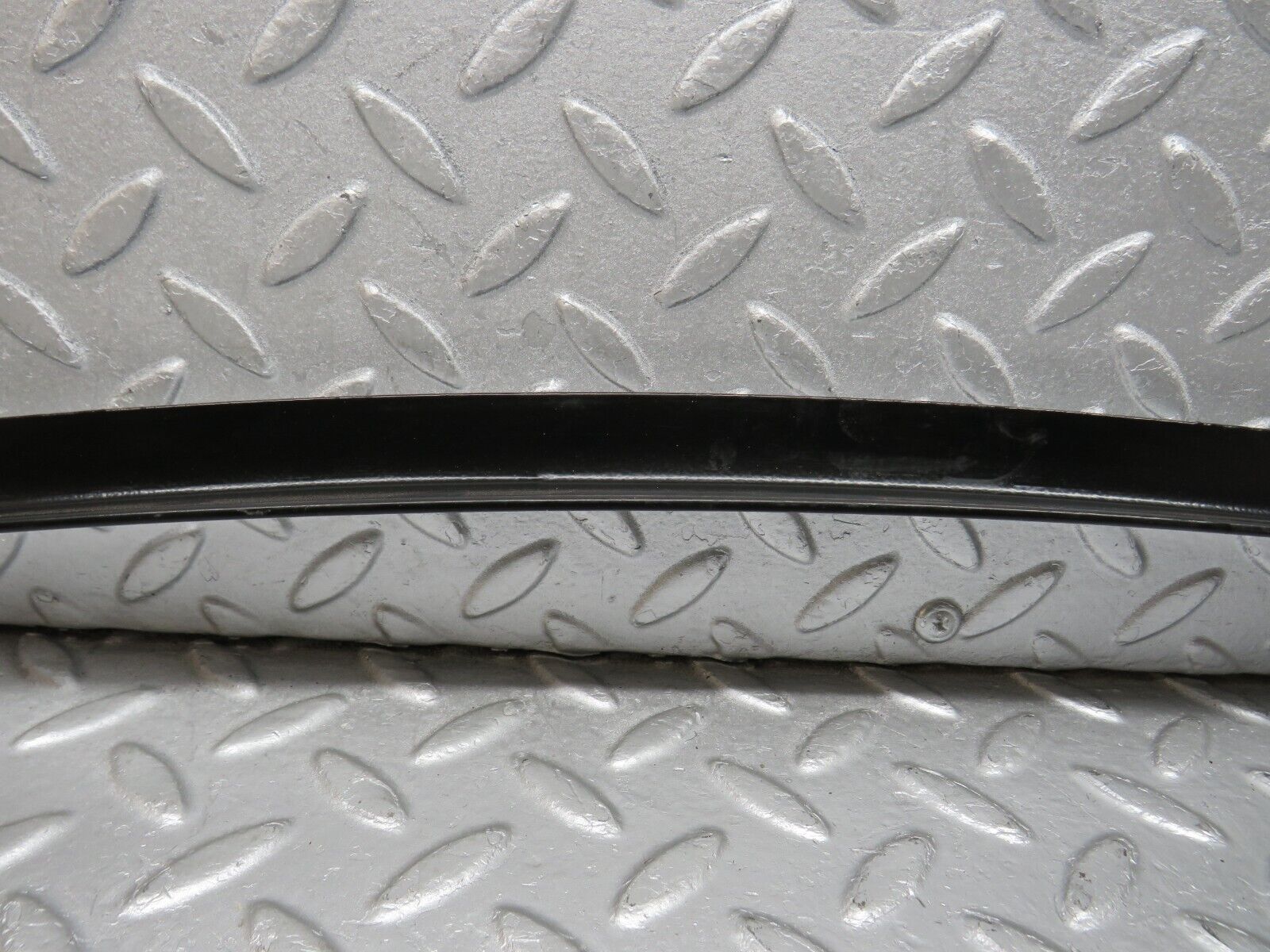 39659 Mercedes-Benz R129 320SL Coupe Right Door Front Window Channel