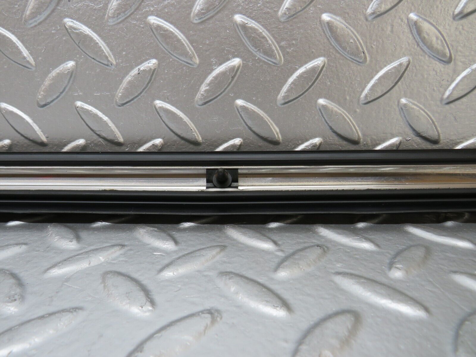 25600 Mercedes-Benz W123 200 Front Right Door Lower Moulding Trim