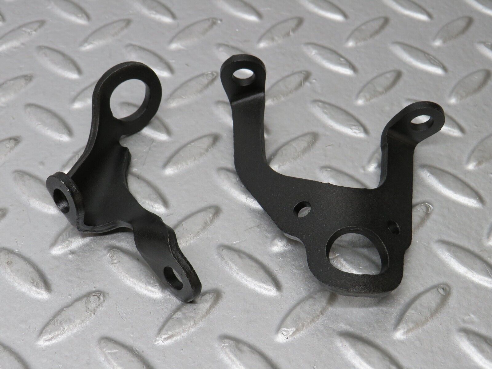 36358 Mercedes-Benz W126 420SE Engine Lifting Eyes Hooks