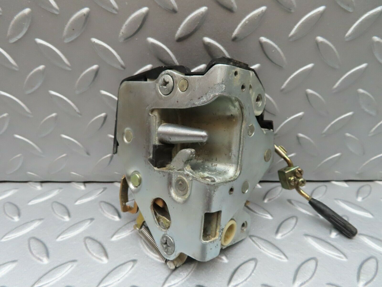 3704 Mercedes-Benz S123 200T Wagon Front Left Door Lock Mechanism 1237230108