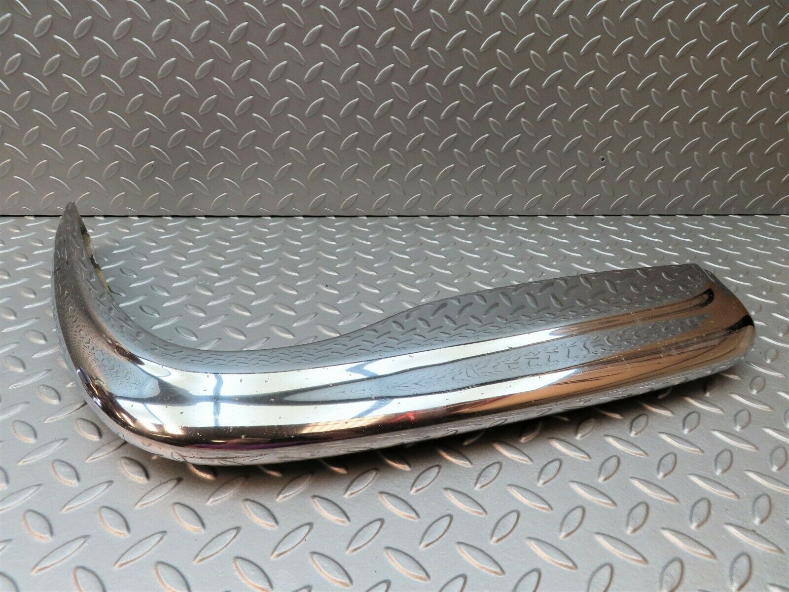 3473 Mercedes-Benz W108 280SE Front Right Upper Bumper Chrome