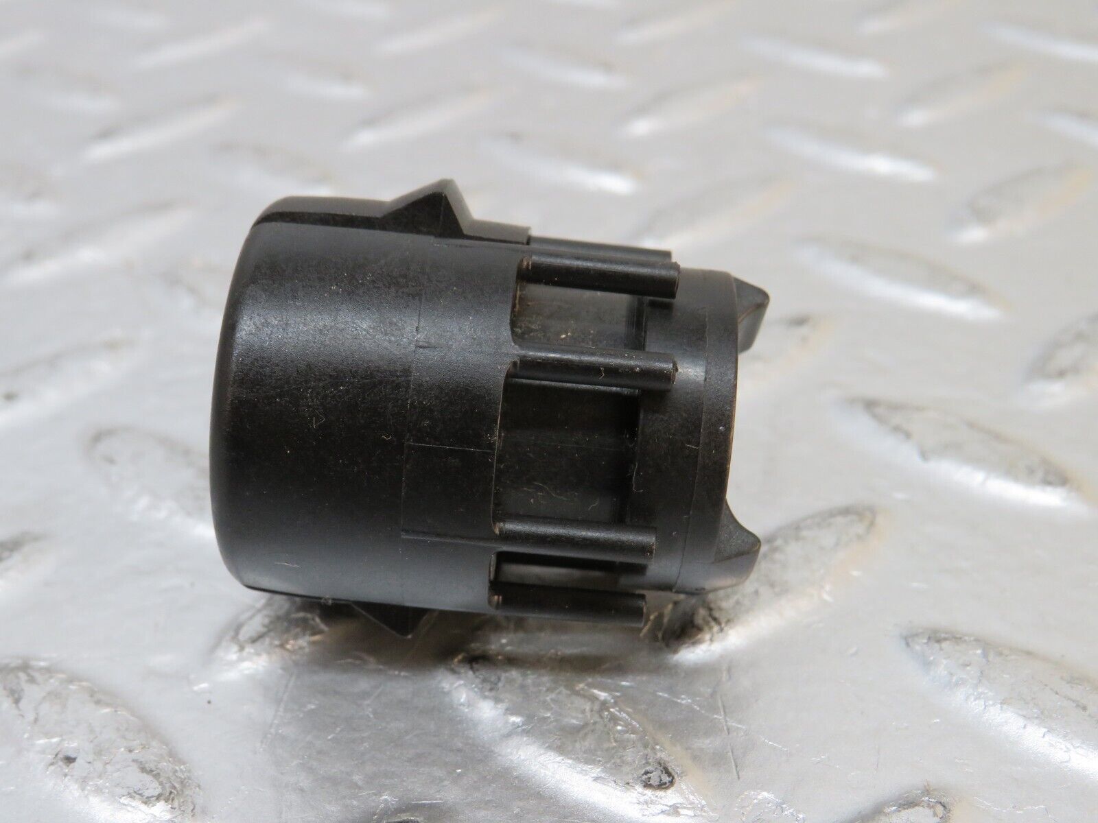 29841 Mercedes-Benz W123 230E Kick Down Switch 0015457814