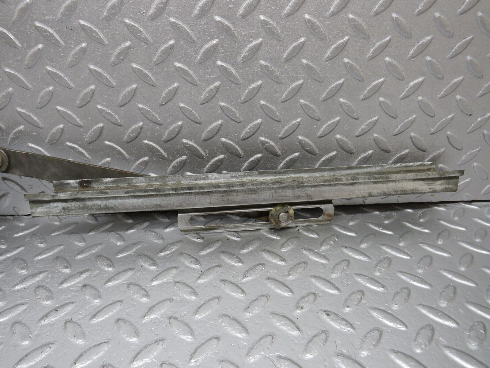 40357 Mercedes-Benz W110 230 Front Right Manual Window Regulator