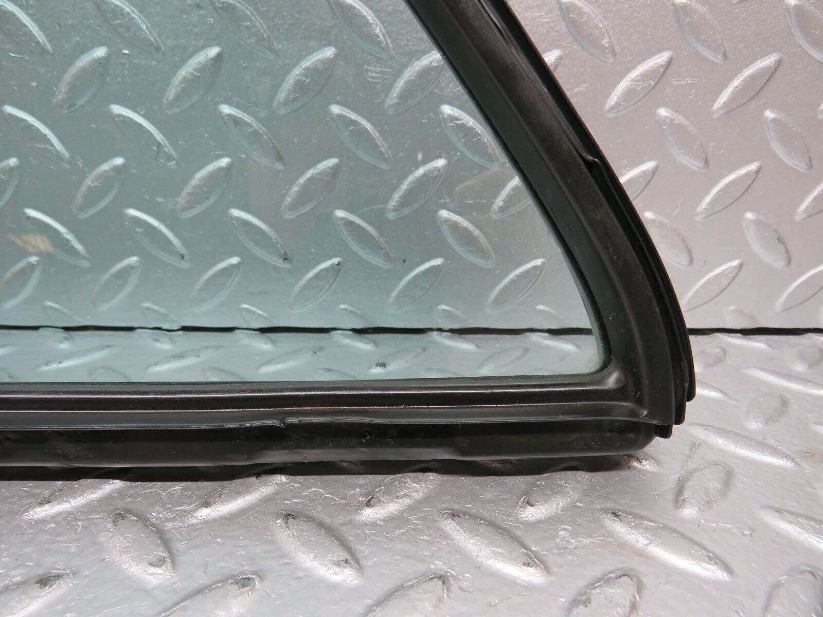 32036 Mercedes-Benz W123 230E Rear Right Quarter Window Glass