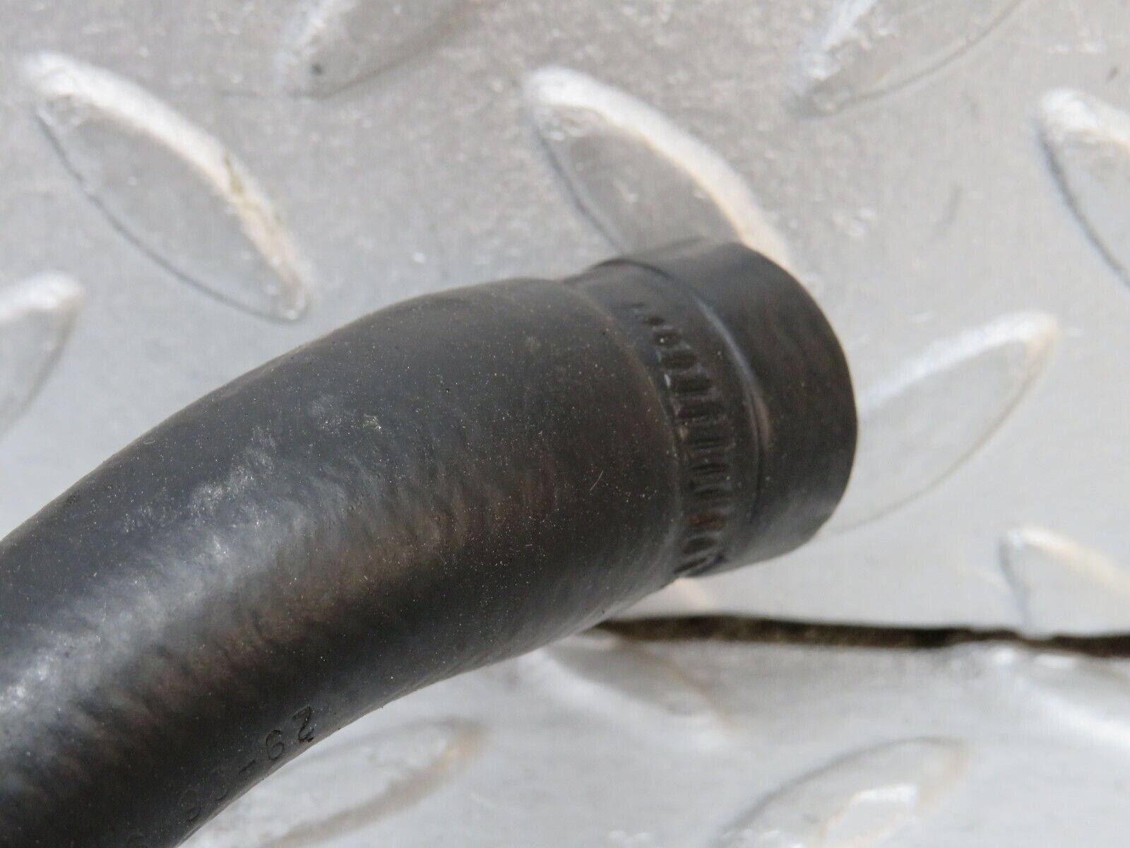 37975 Mercedes-Benz A124 320E Cabriolet Heater Hose Pipe Pair 1248327093