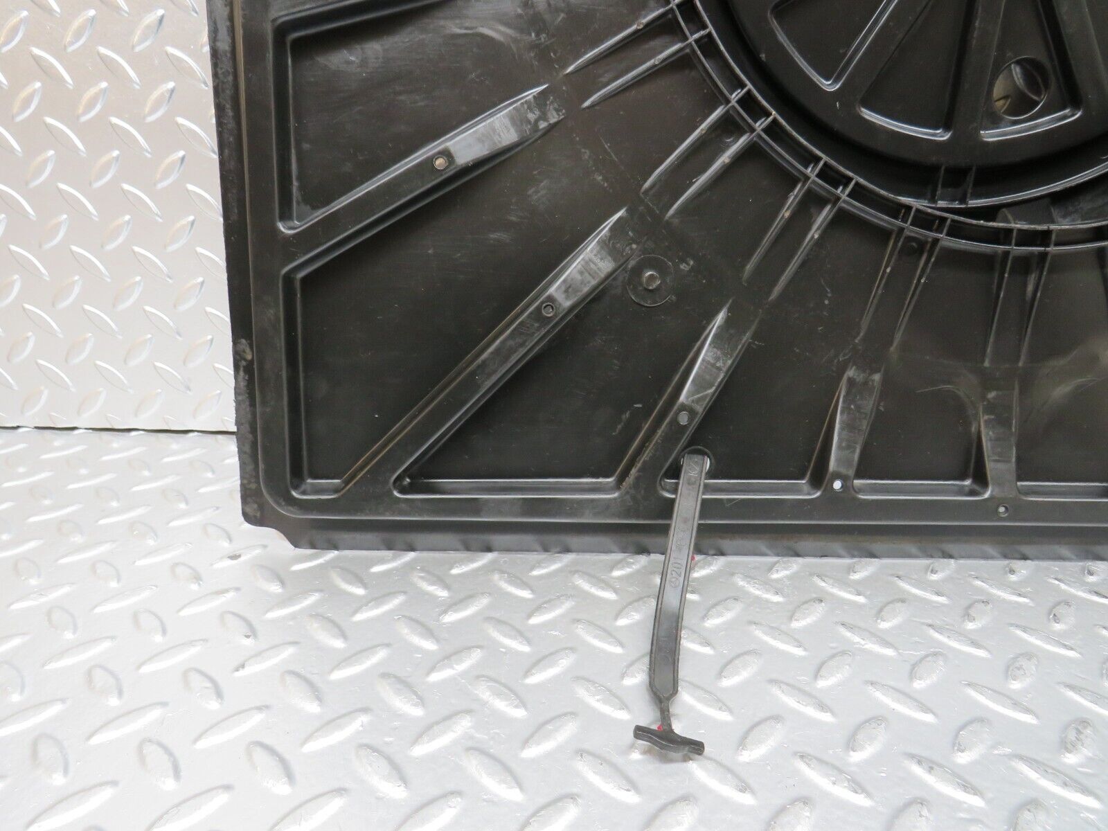 25167 Mercedes-Benz W201 190D Boot Trunk Spare Wheel Cover 2016931633