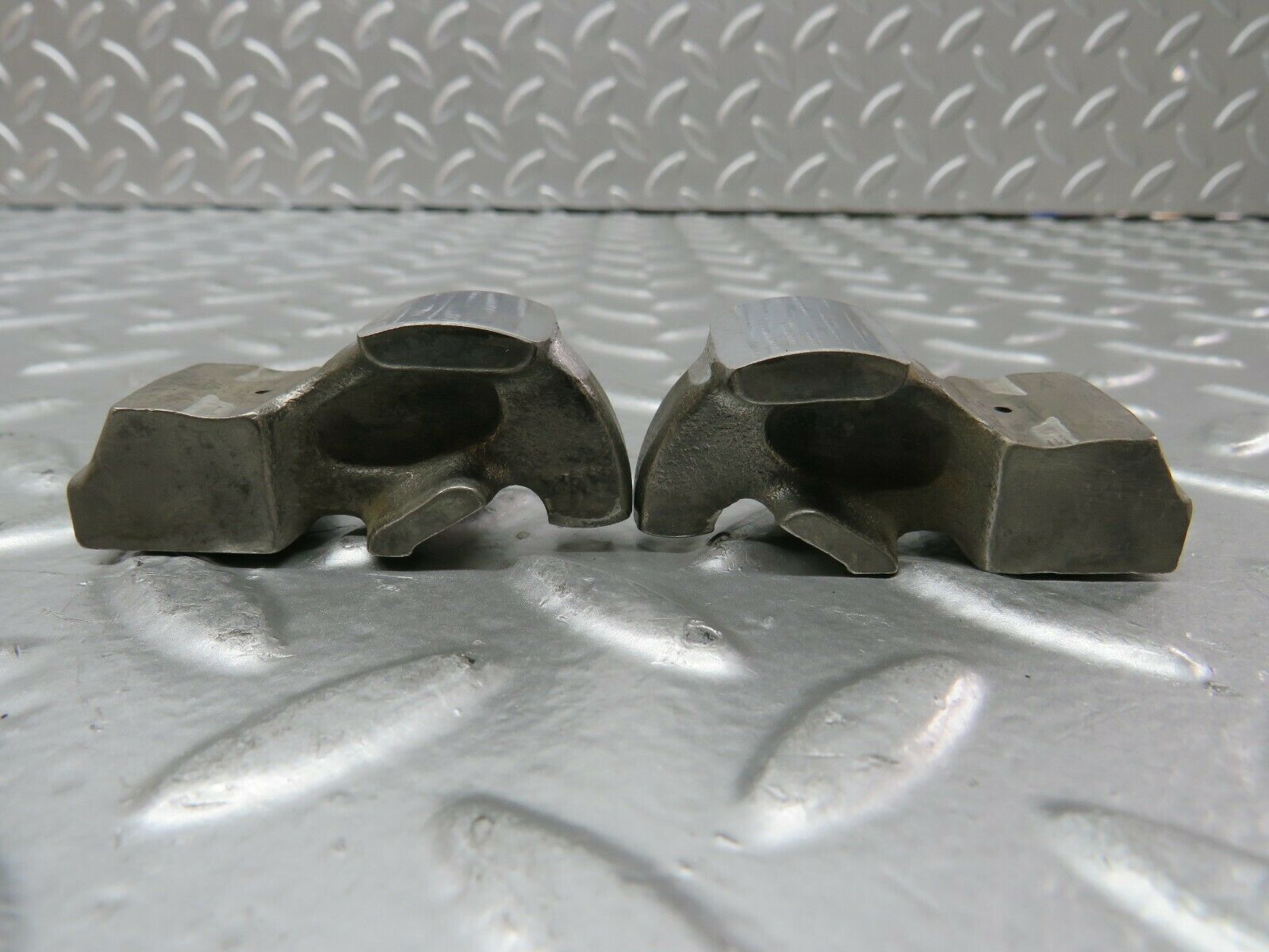 23575 Mercedes-Benz W114 280E Valve Rocker Arm With Retaining Spring