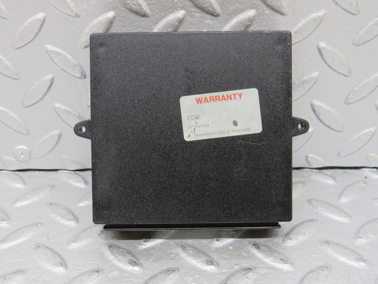 36643 Mercedes-Benz W201 190E 2.0L Alarm Control Module