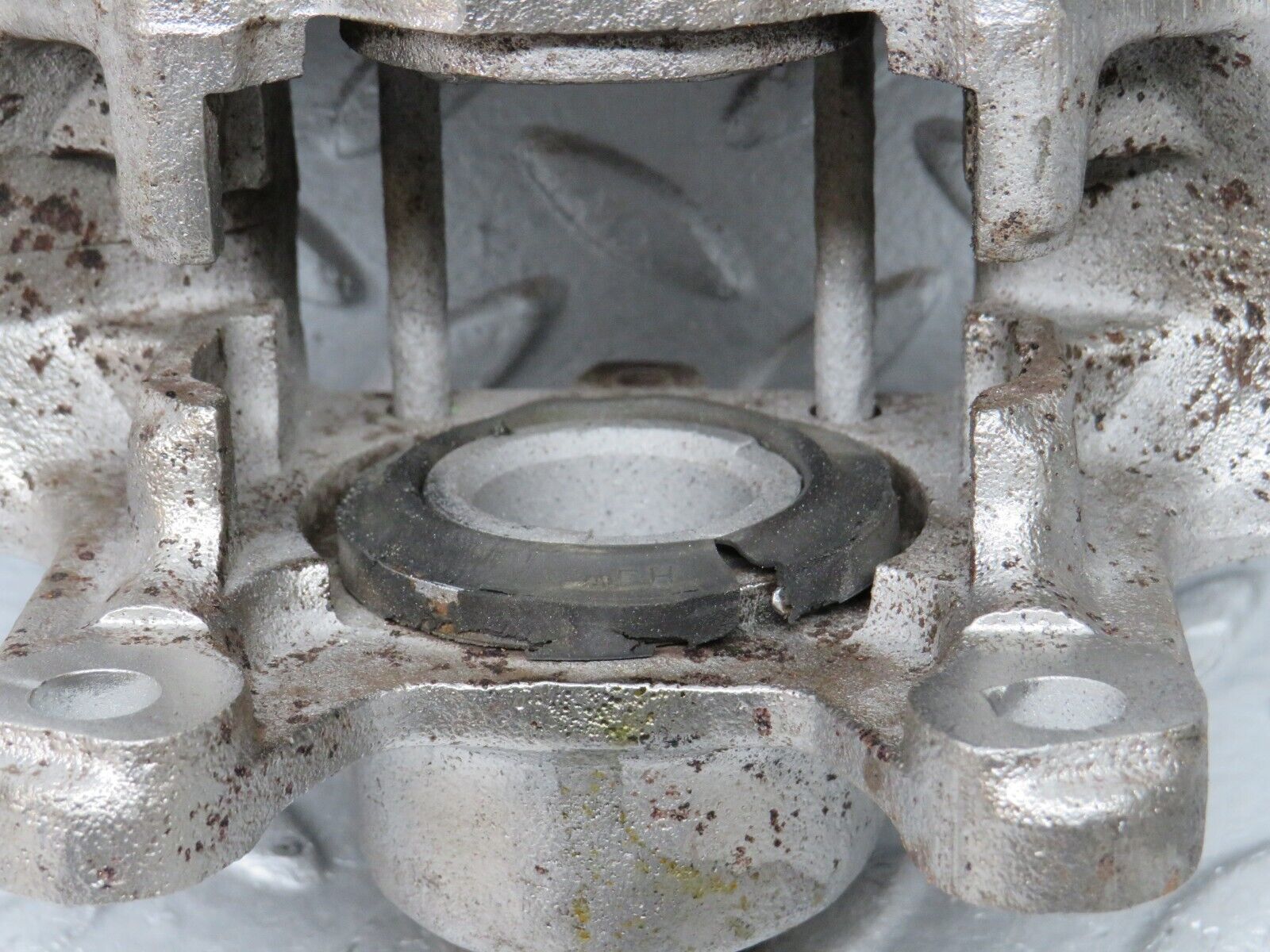 38623 Mercedes-Benz R129 280SL Coupe Rear Left Brake Caliper ATE 65P