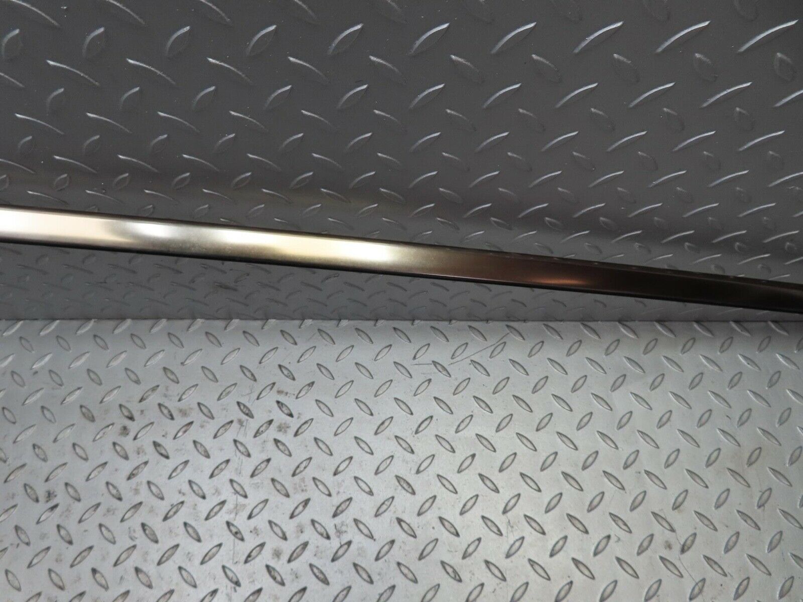 16509 Mercedes-Benz W124 260E Roof Chrome Left Side