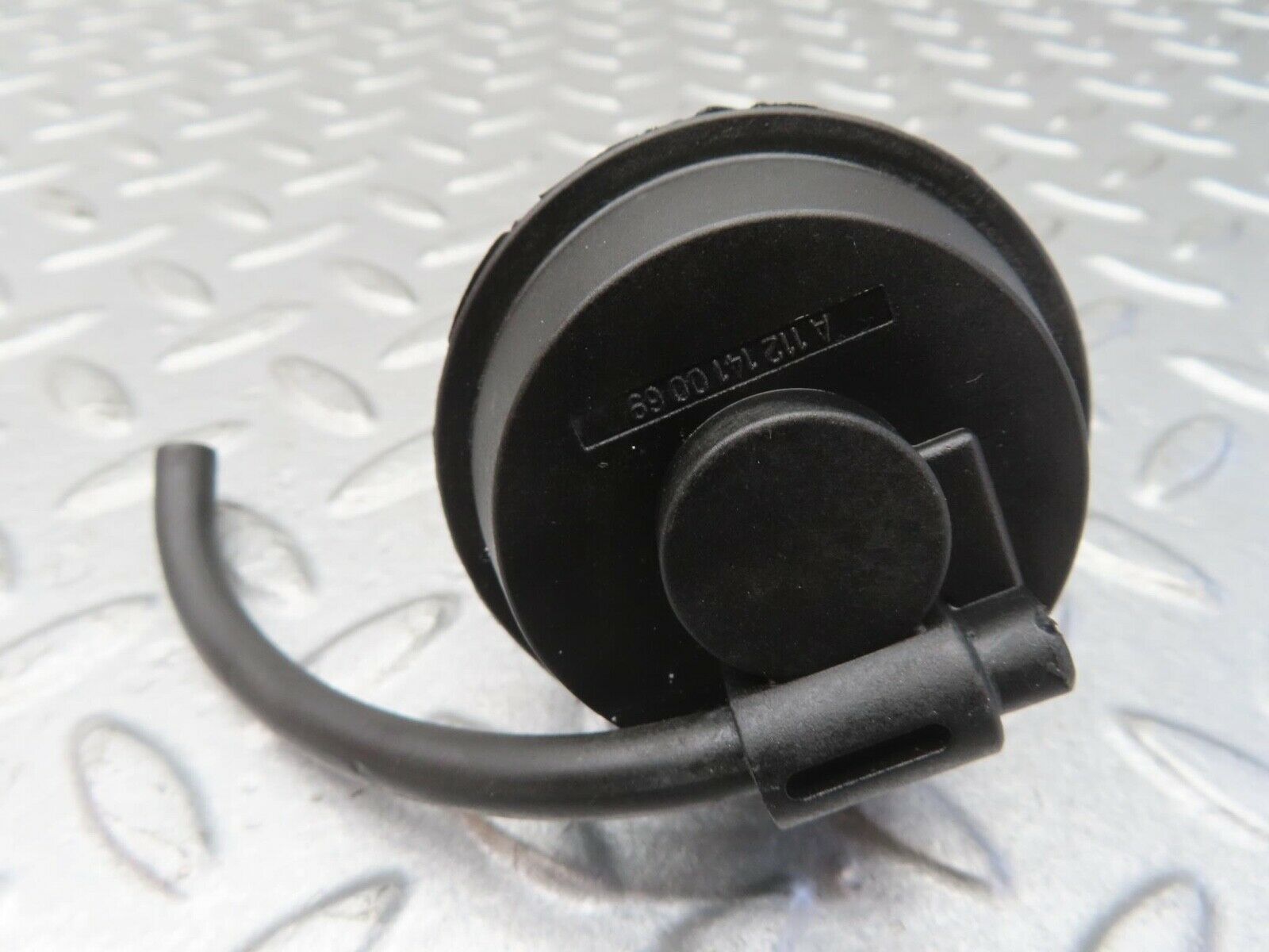 13400 Mercedes-Benz W220 S430 Vacuum Valve 1121410069