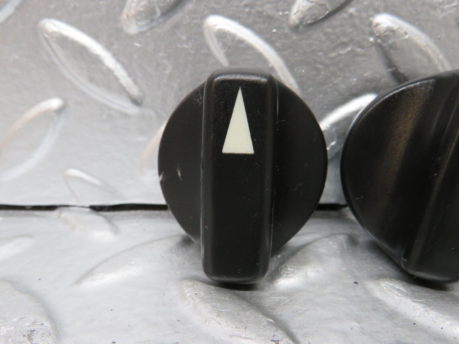 25173 Mercedes-Benz W201 190D Heater Control Knob Set