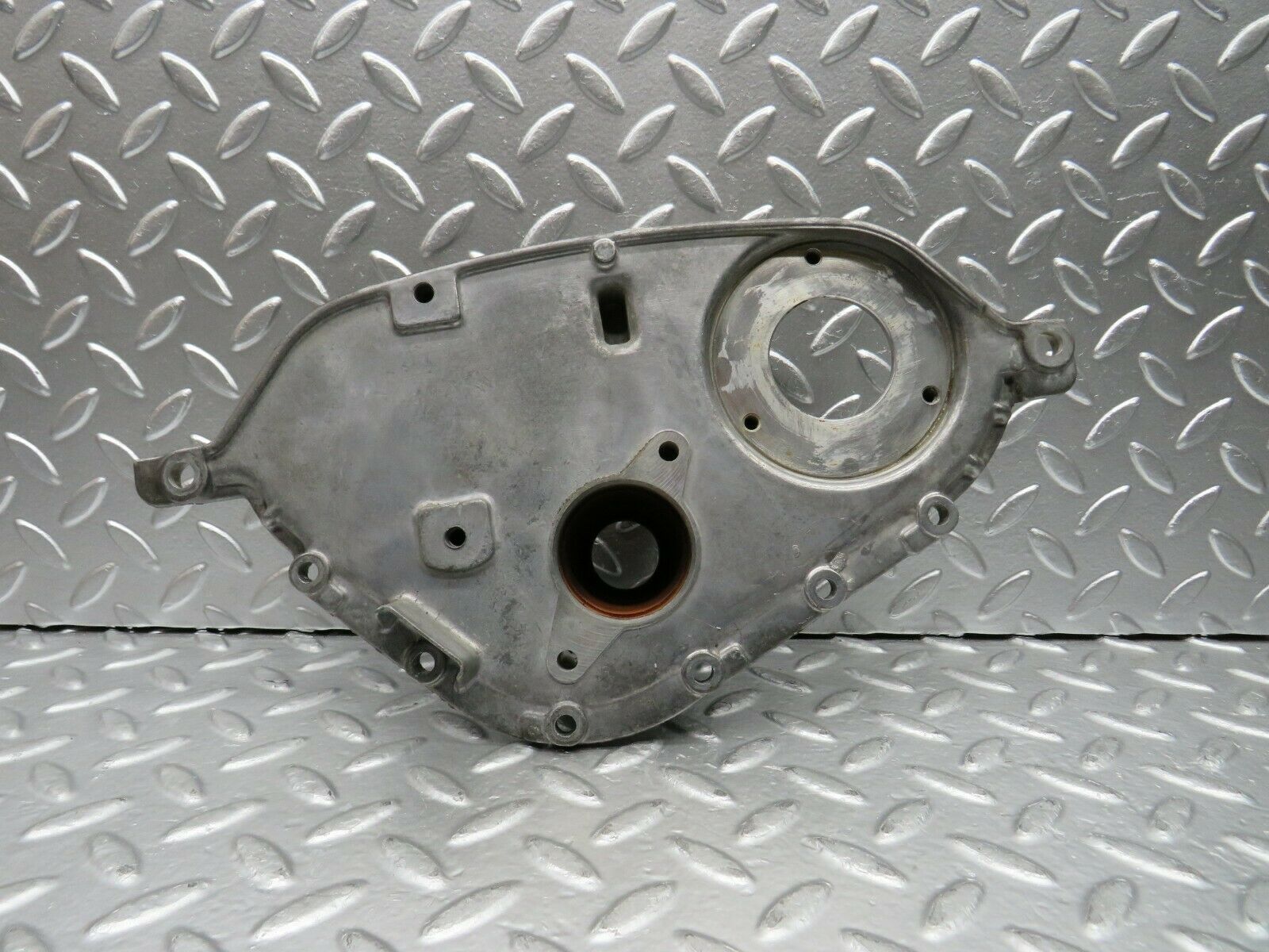 22503 Mercedes-Benz C124 E220 Coupe Cylinder Head Front Cover 1110160906