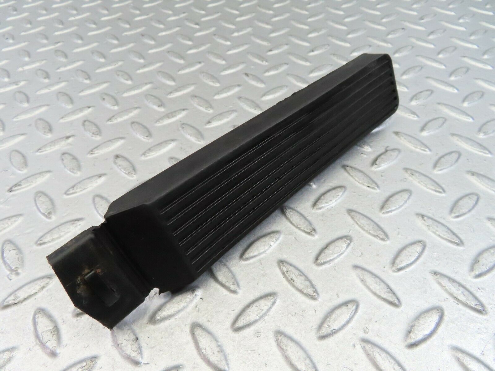 9648 Mercedes-Benz C123 280CE Coupe Accelerator Pedal With Rubber 1233010082