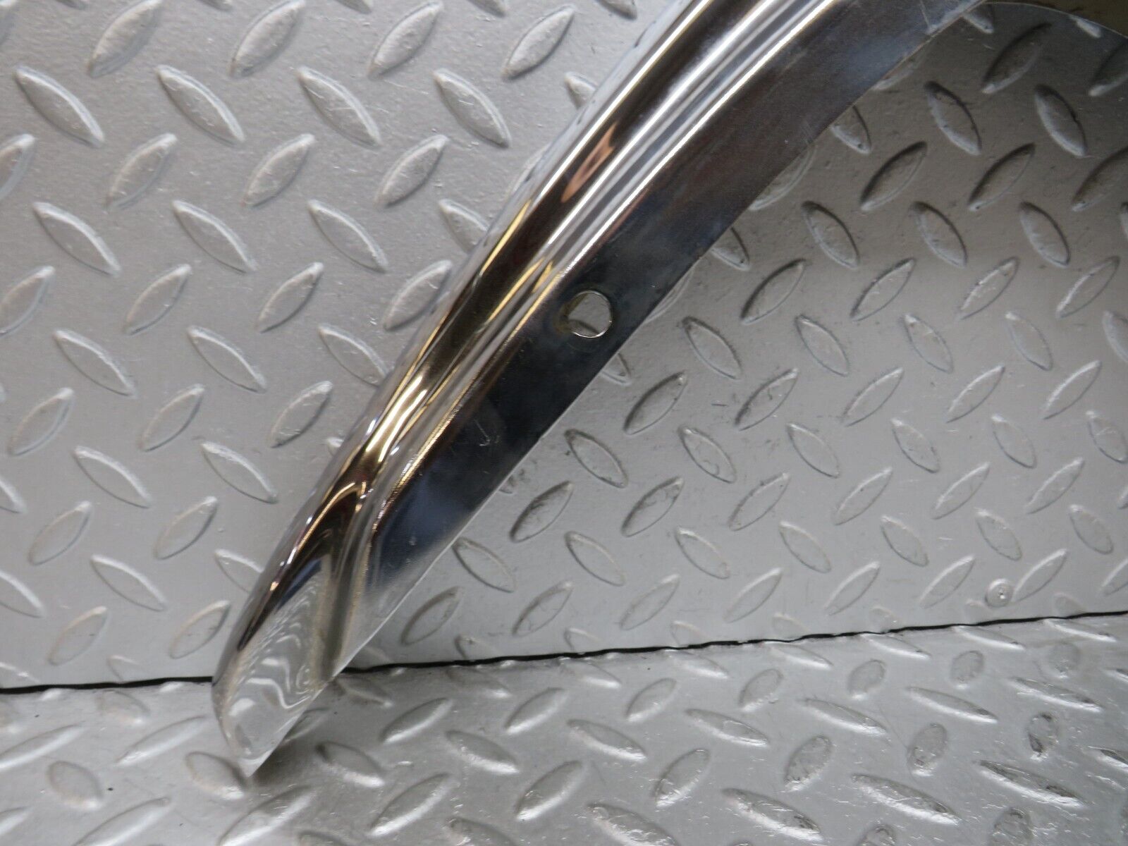 37670 Mercedes-Benz W109 300SEL Front Right Upper Bumper Corner