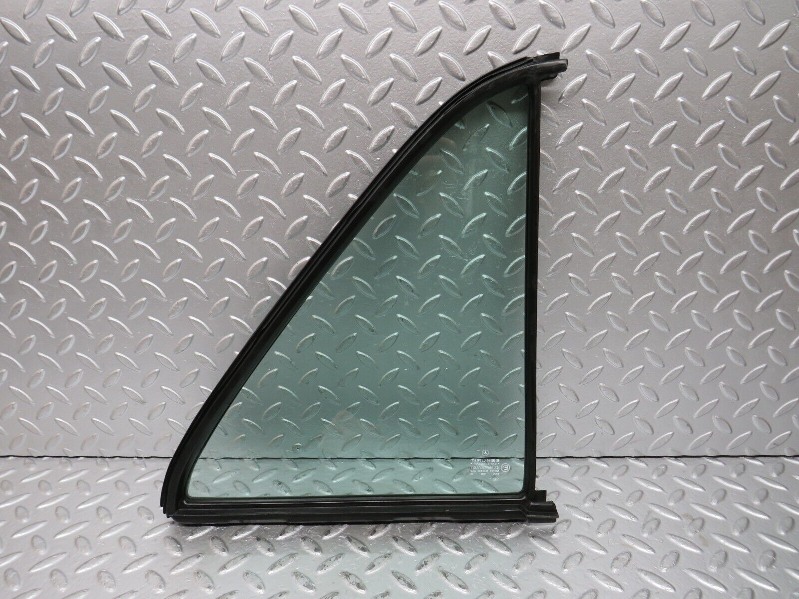 32035 Mercedes-Benz W123 230E Rear Left Quarter Window Glass 1237350124