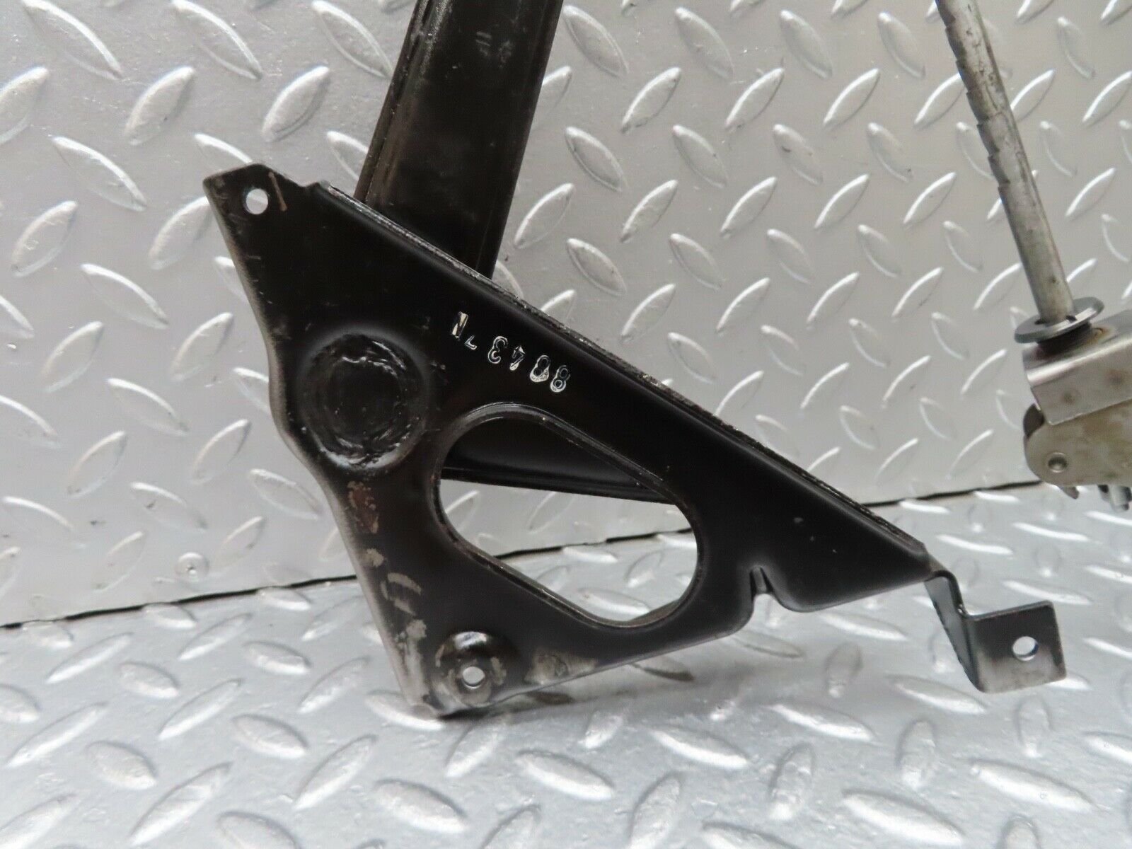 18144 Mercedes-Benz W123 200 Handbrake Regulator