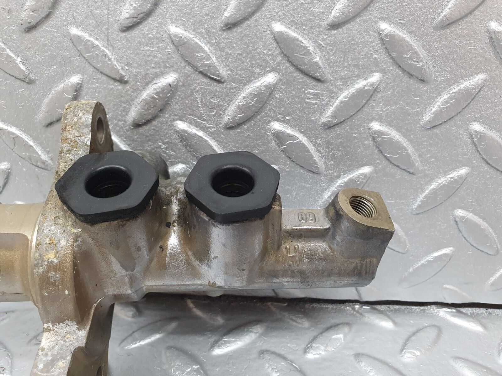 41449 Mercedes-Benz W124 200E Brake Master Cylinder ATE