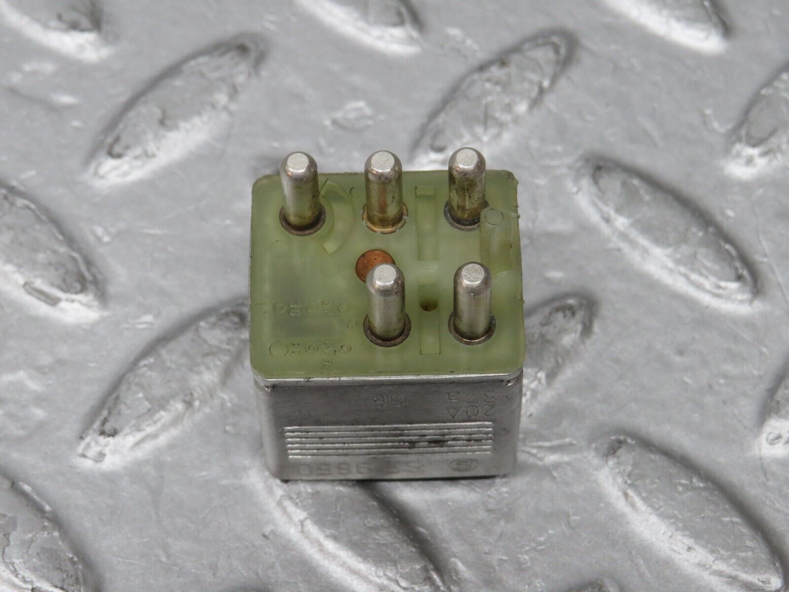 36090 Mercedes-Benz W126 420SE Multi Purpose Relay 0015420219