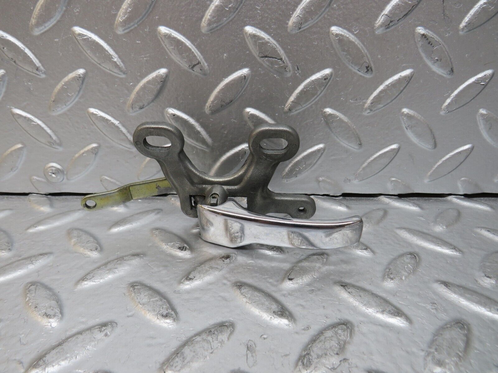 26809 Mercedes-Benz W123 240D Front Right Door Opener Door Handle Interior