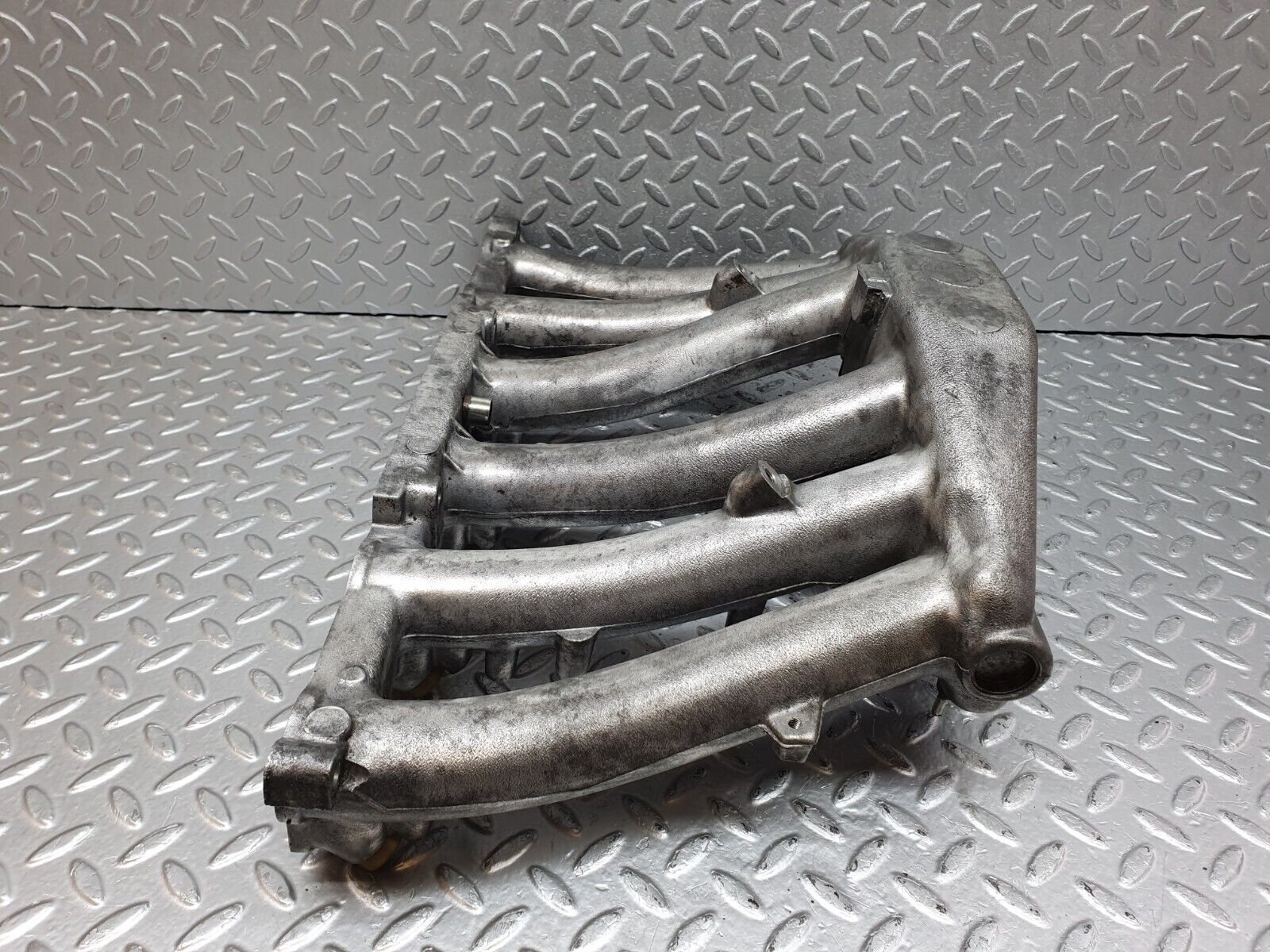 41222 Mercedes-Benz W126 300SE Intake Manifold 1031411601