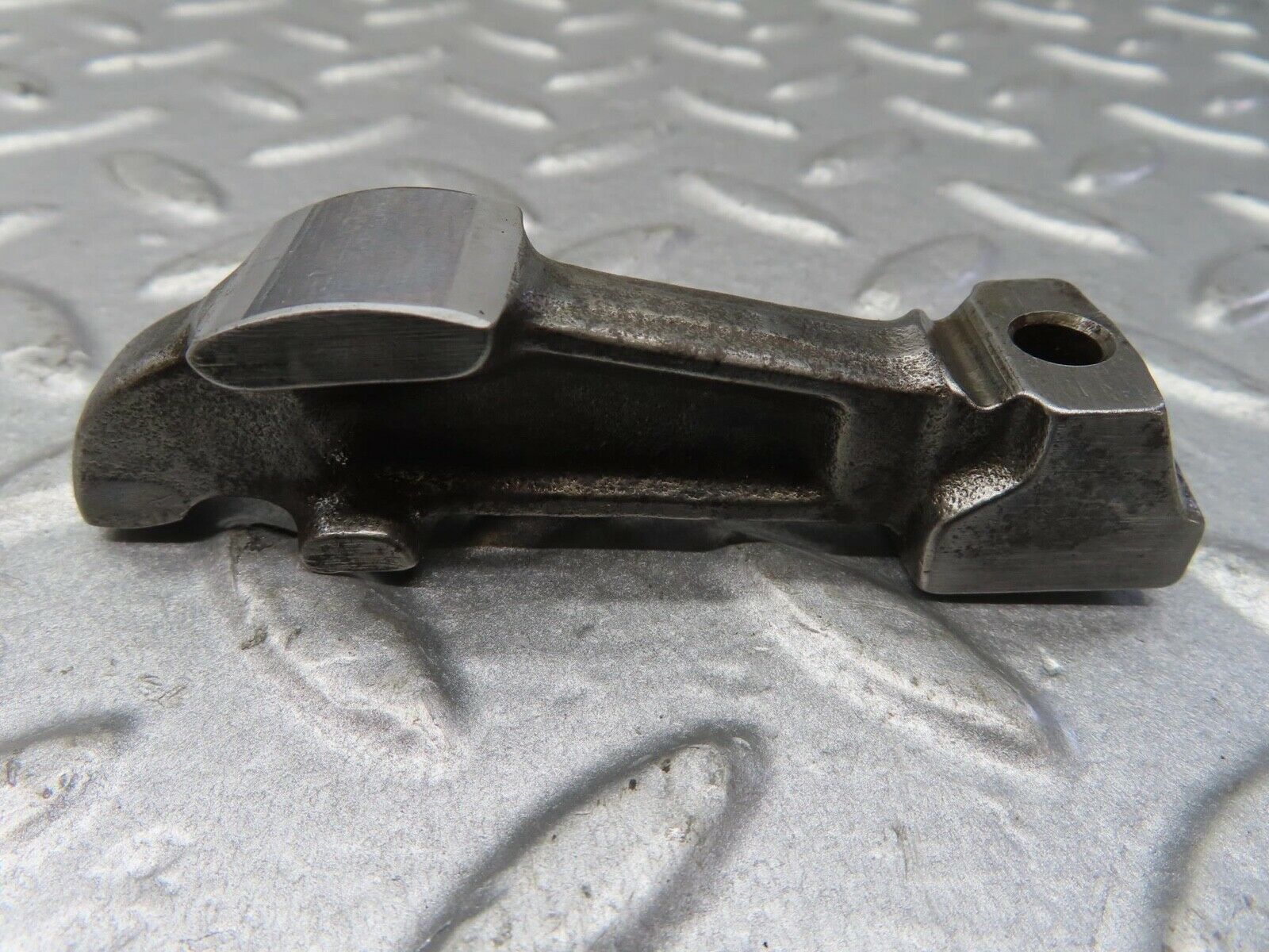 13372 Mercedes-Benz W111 230S Valve Rocker Arm With Retaining Spring