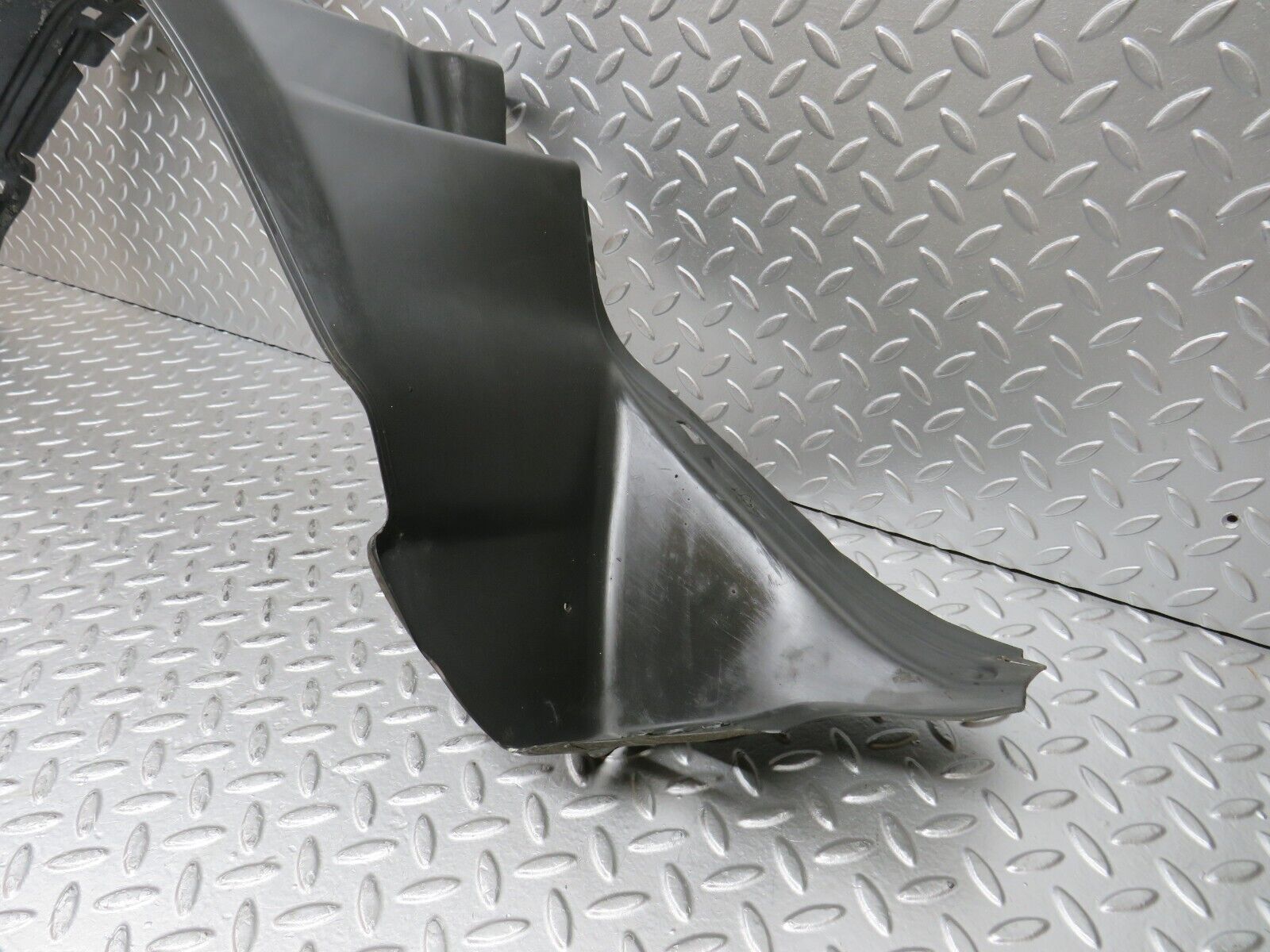 30238 Mercedes-Benz W124 230E Front Left Inner Fender Wing Splash Guard 1248840735