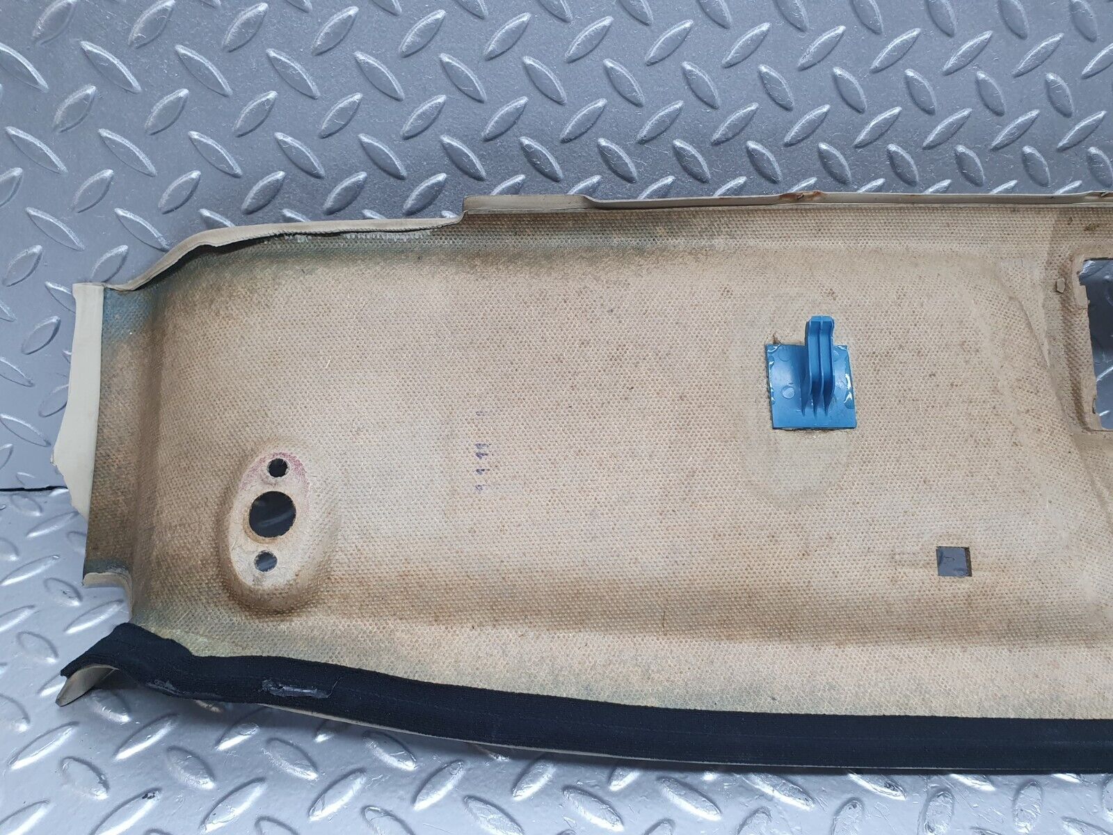 40980 Mercedes-Benz W126 300SE Headlining Roof Panel Beige