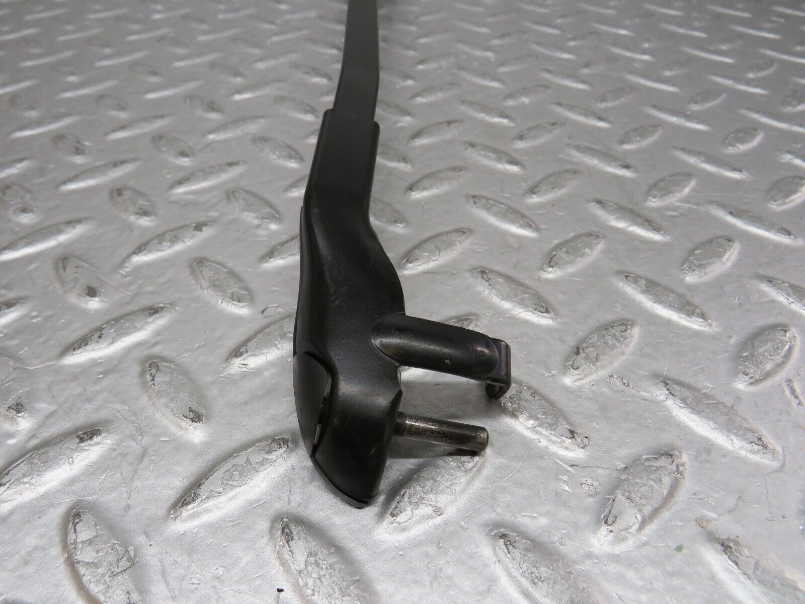 35265 Mercedes-Benz W221 Front Windscreen Wiper Arm Bosch