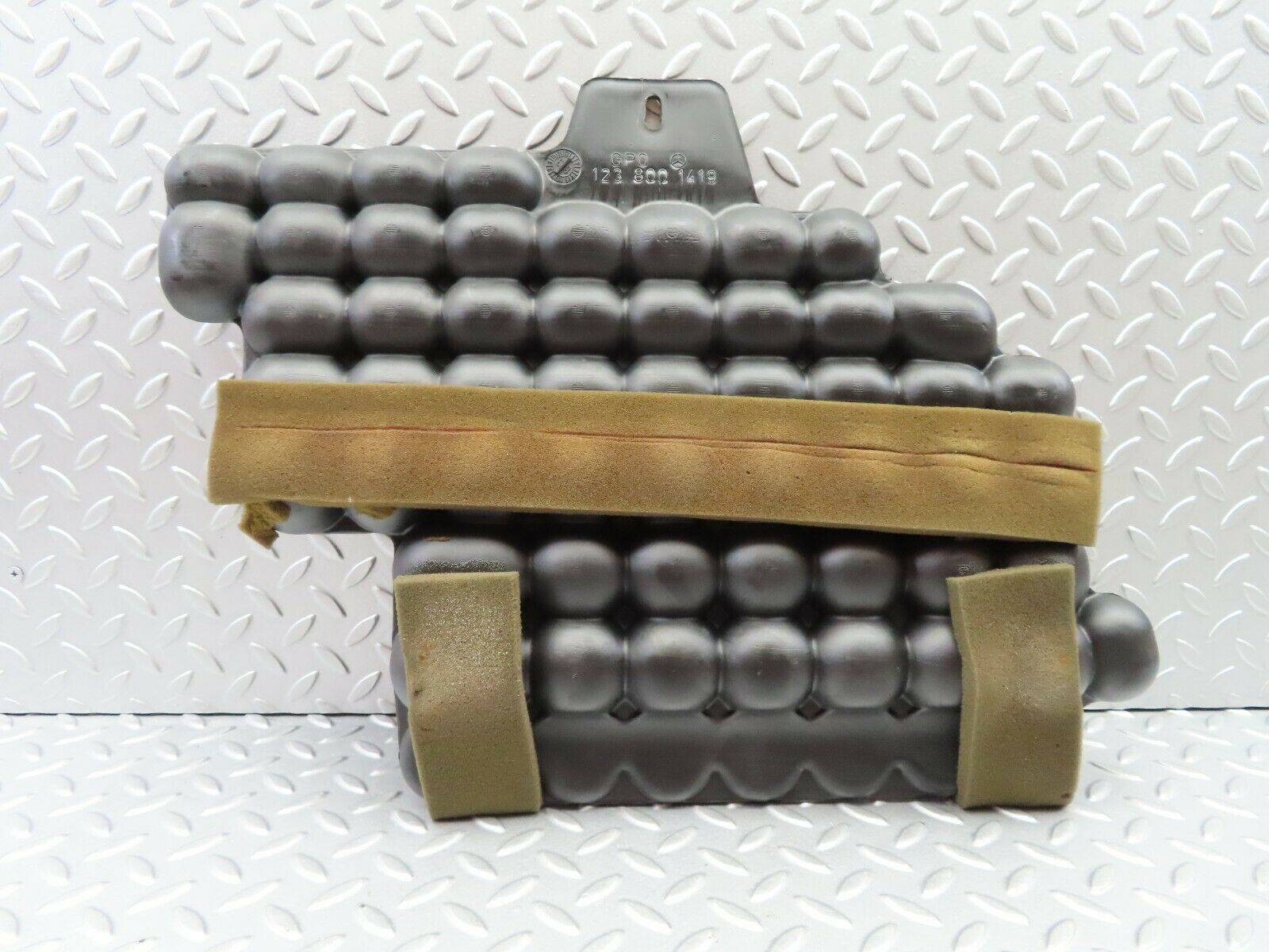 5916 Mercedes-Benz W123 200 Vacuum Reservior Tank 1238001419