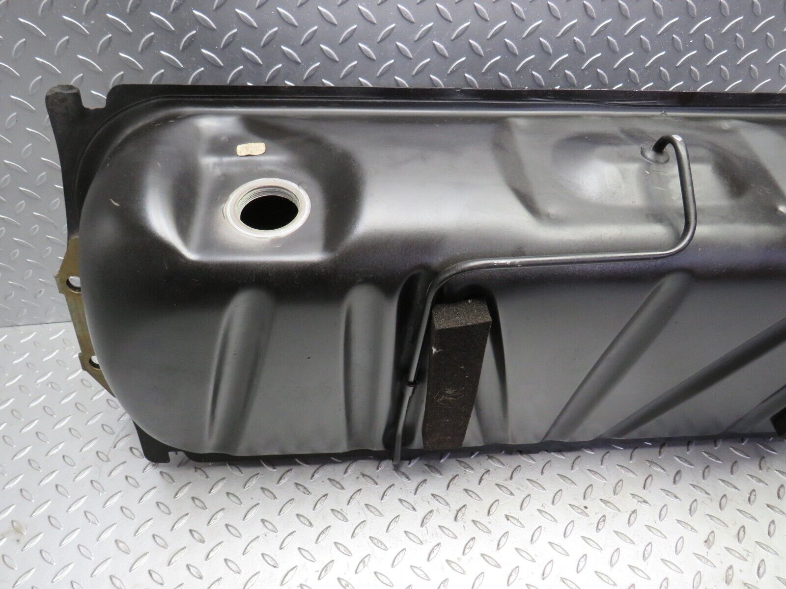 29915 Mercedes-Benz W123 230E Fuel Tank