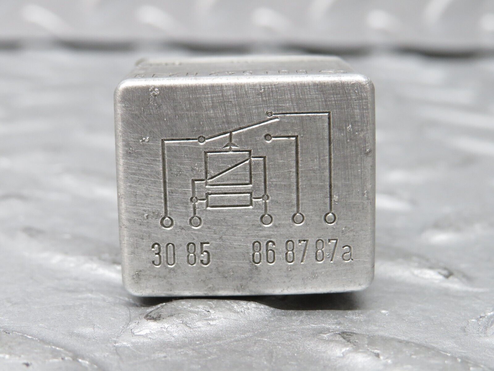 36090 Mercedes-Benz W126 420SE Multi Purpose Relay 0015420219