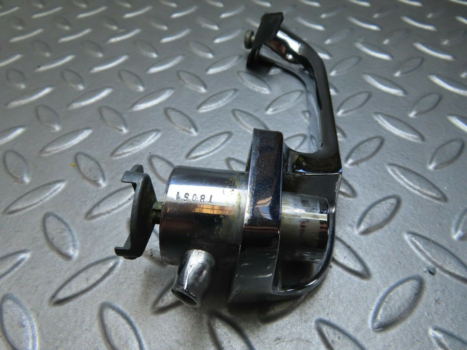 8736 Mercedes-Benz W108 Chrome Door Handle Front Left No Key 1087660701