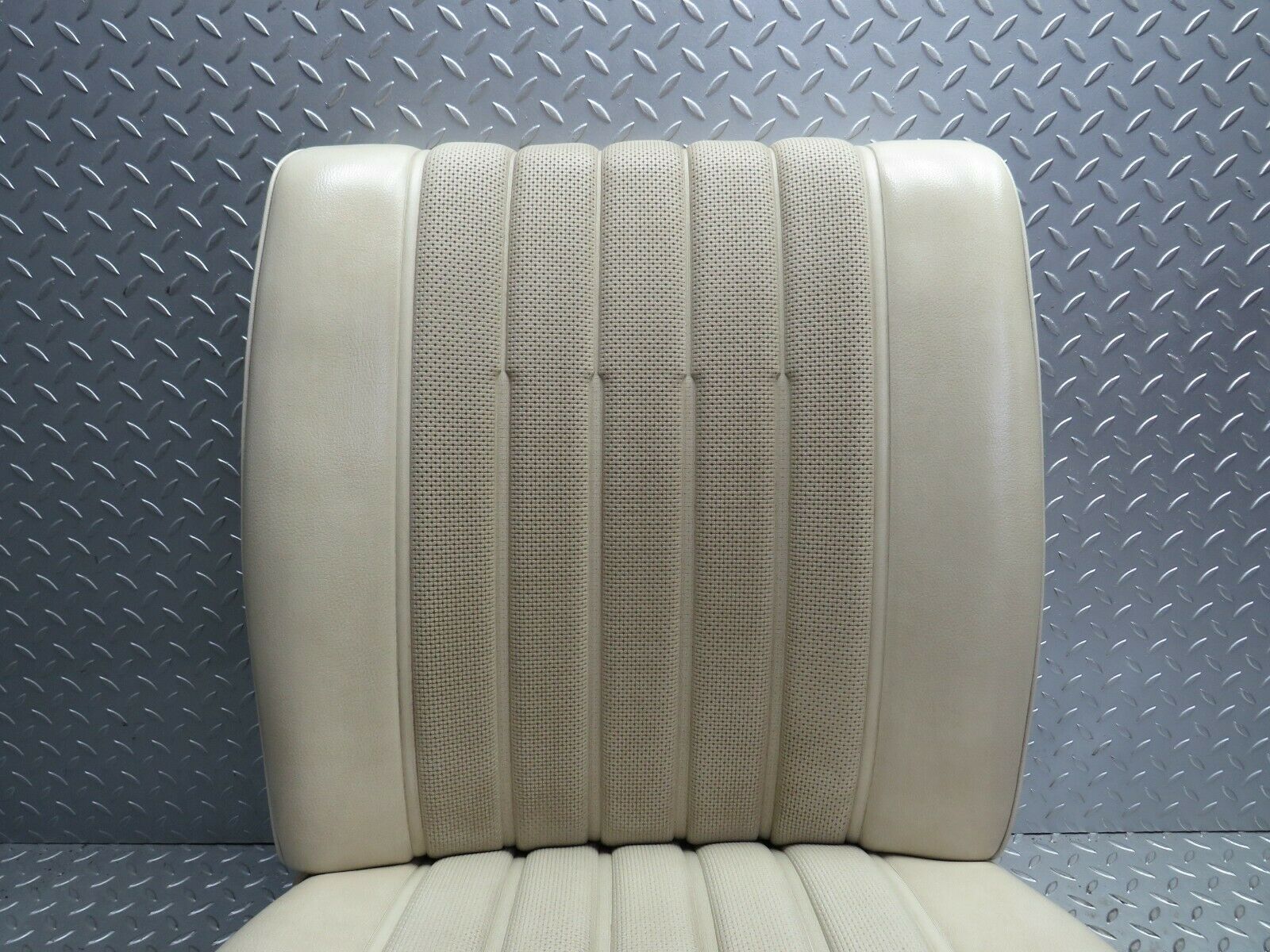 23428 Mercedes-Benz W114 280E Front Left Seat Cream Leather