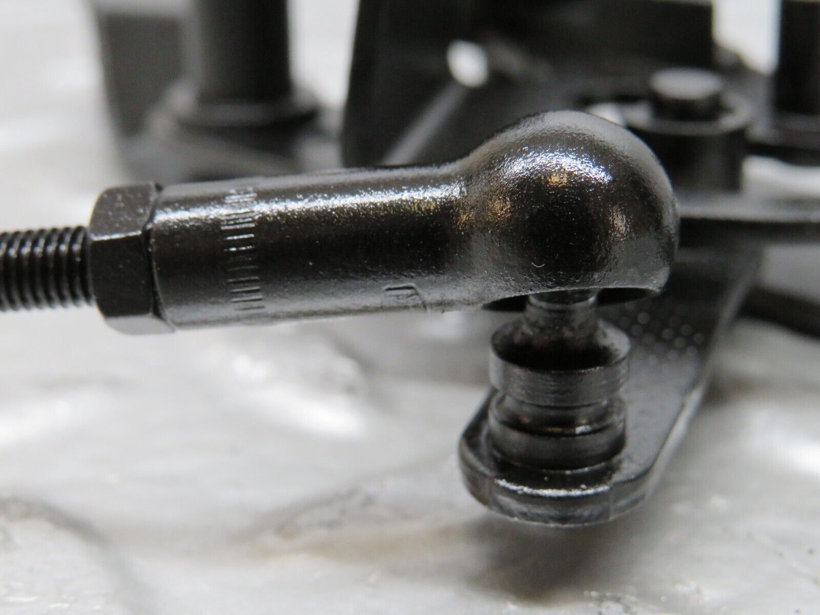 26732 Mercedes-Benz C124 220CE Coupe Throttle Linkage 1110700521