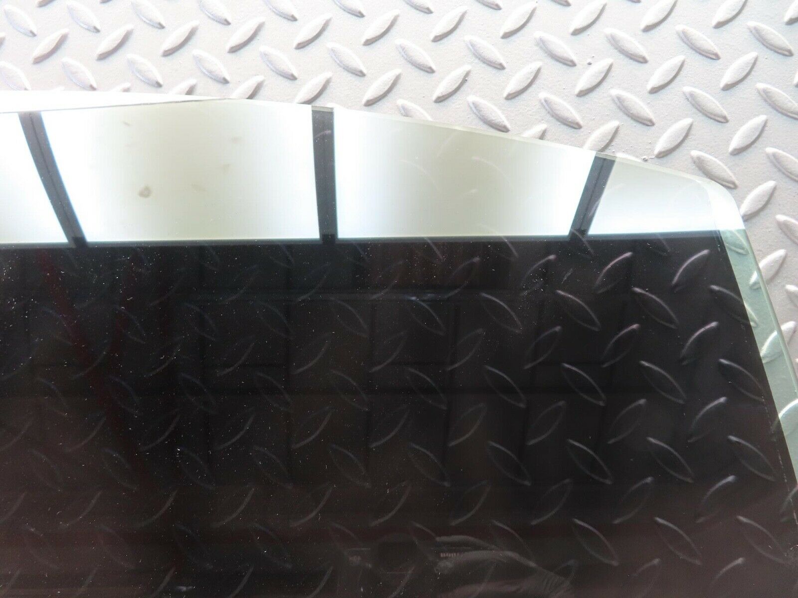 11230 Mercedes-Benz W221 S320 Rear Left Door Window Glass