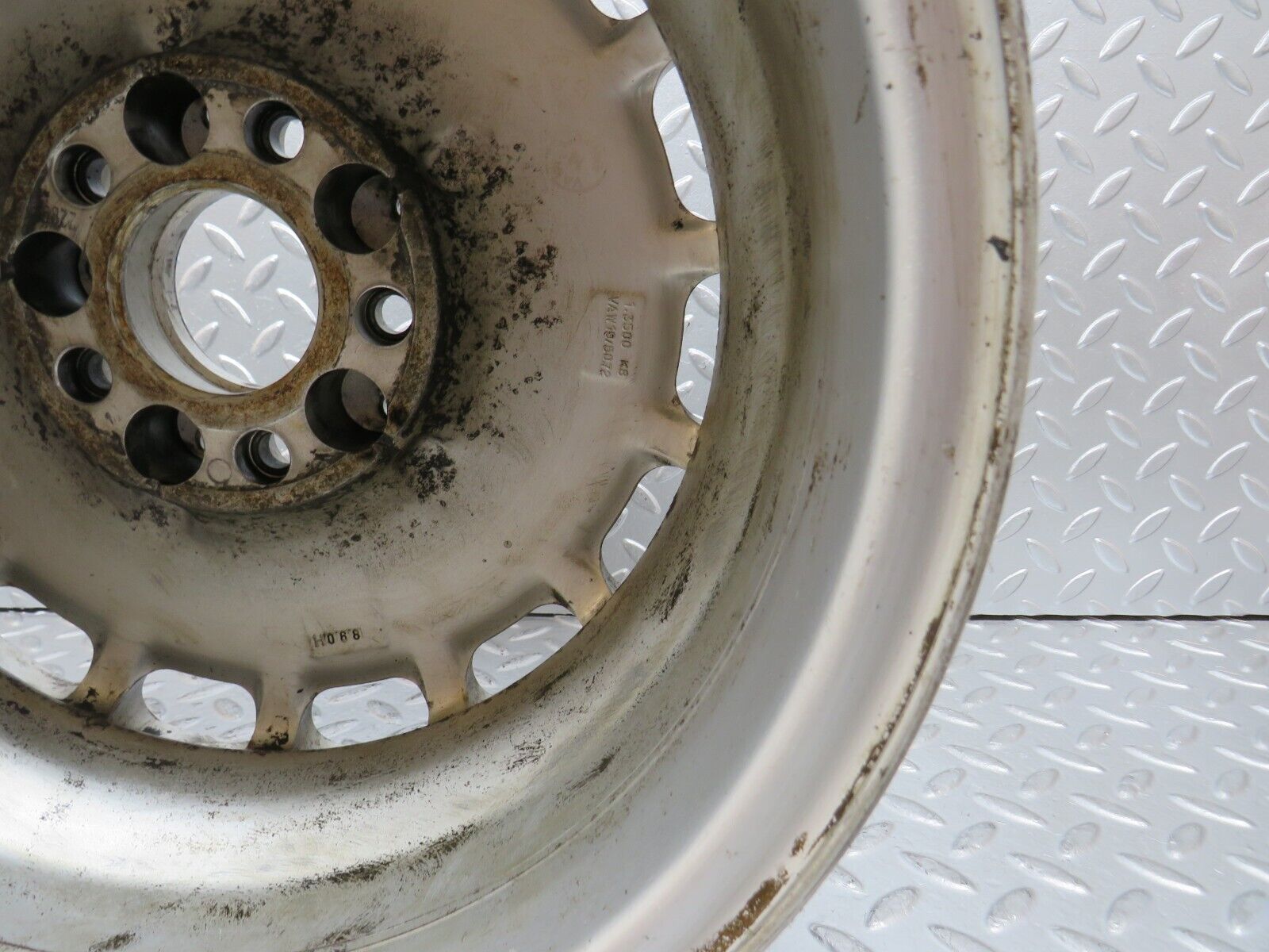 29611 Mercedes-Benz W124 230E Alloy Wheel 6.5Jx15H2 ET49 1244001802